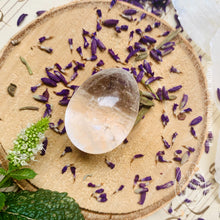 Cargar imagen en el visor de la galería, Huevo Yoni de Cuarzo Cristal pequeño, sin agujero.