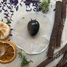 Cargar imagen en el visor de la galería, Huevo Yoni de Obsidiana Dorada pequeño, sin agujero