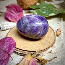 Load image in gallery viewer,Amethyst yoni egg without hole, large size.
