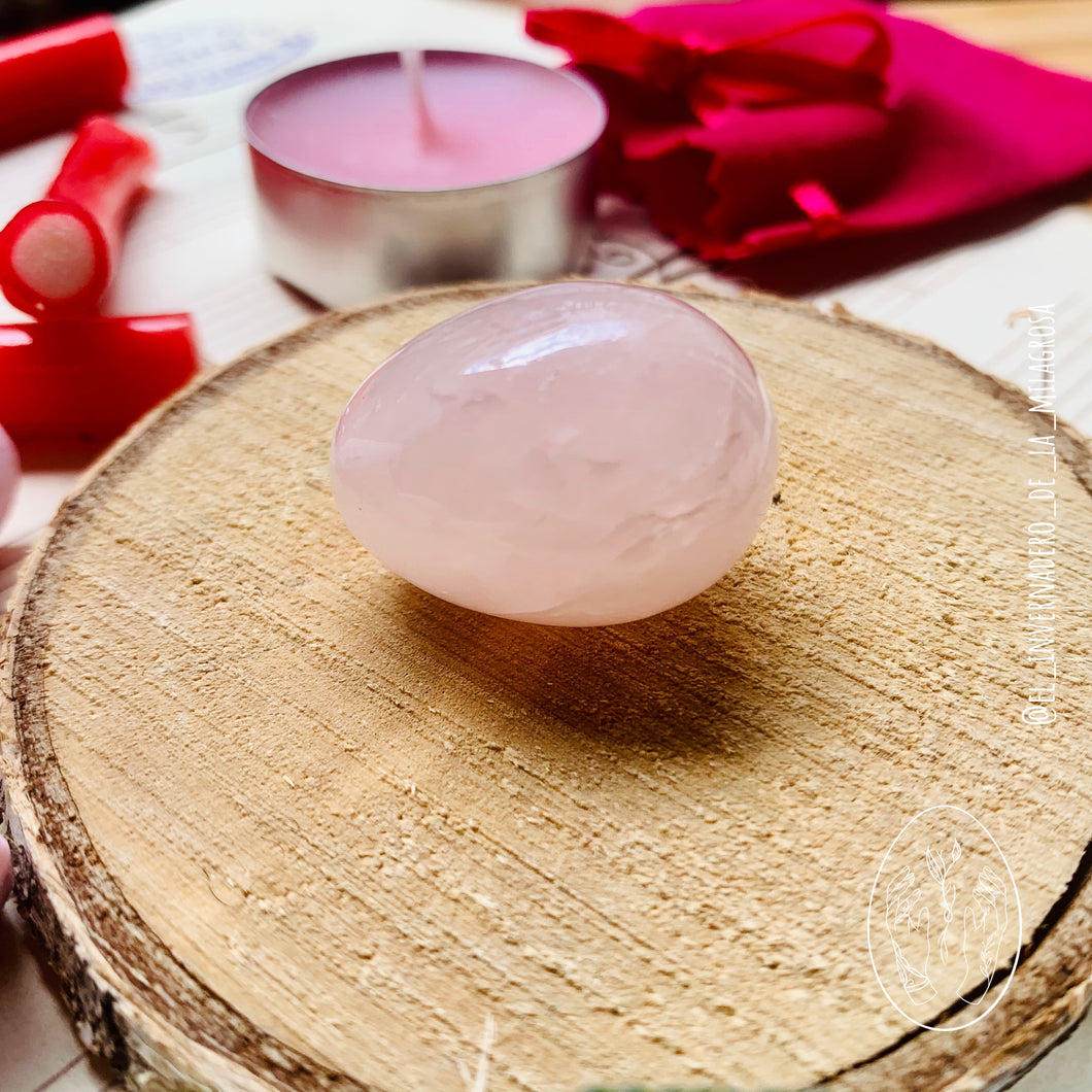 Huevo Yoni de Cuarzo Rosa sin agujero, tamaño pequeño